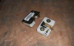 Защелка замка двери правая HOWO WG1642340013