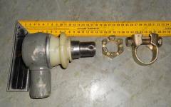 Наконечник гидроцилиндра с внутренней резьбой М30 WG9631470075 HOWO