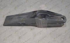 Зуб ковша погрузчика MEGA 4713-1130С Mega 400