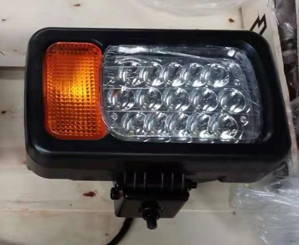 Блок-фара правая светодиодная CDM835E/856 60400000843