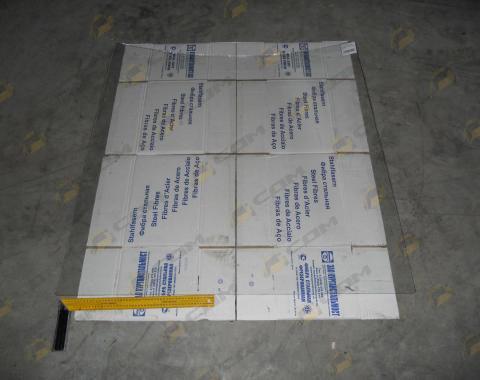 Стекло лобовое CDM833 1015x1060х1220 (2011г).